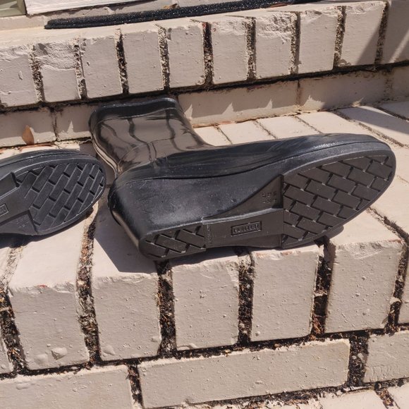 Glossy, dressy Hunter tall black wedge rain boots - Picture 9 of 12